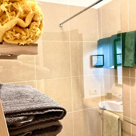 El Islote Direct At Paradise *